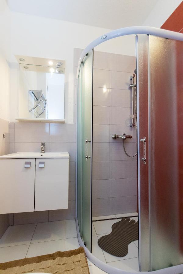 Apartments And Rooms With Parking Space Grebastica, Sibenik - 17831 Exterior foto