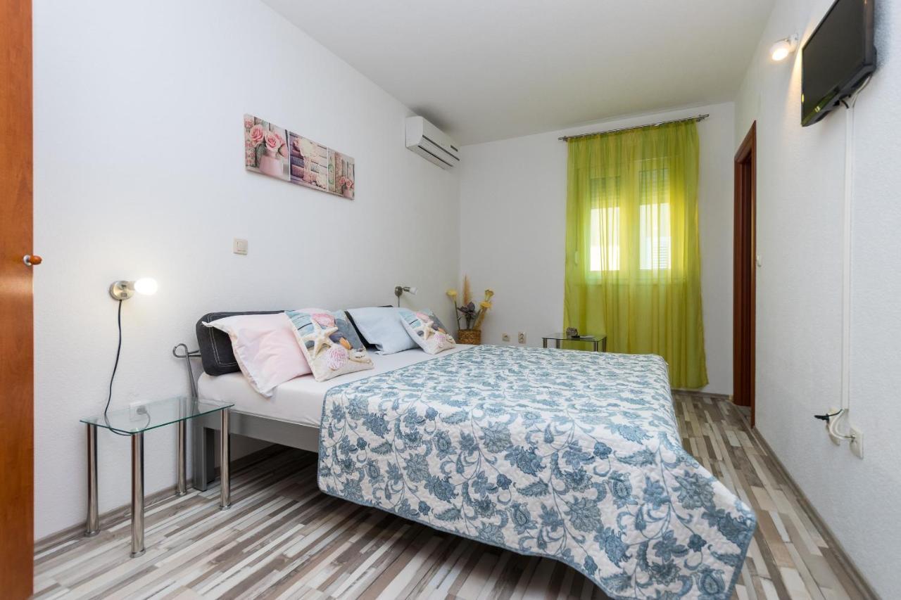 Apartments And Rooms With Parking Space Grebastica, Sibenik - 17831 Exterior foto