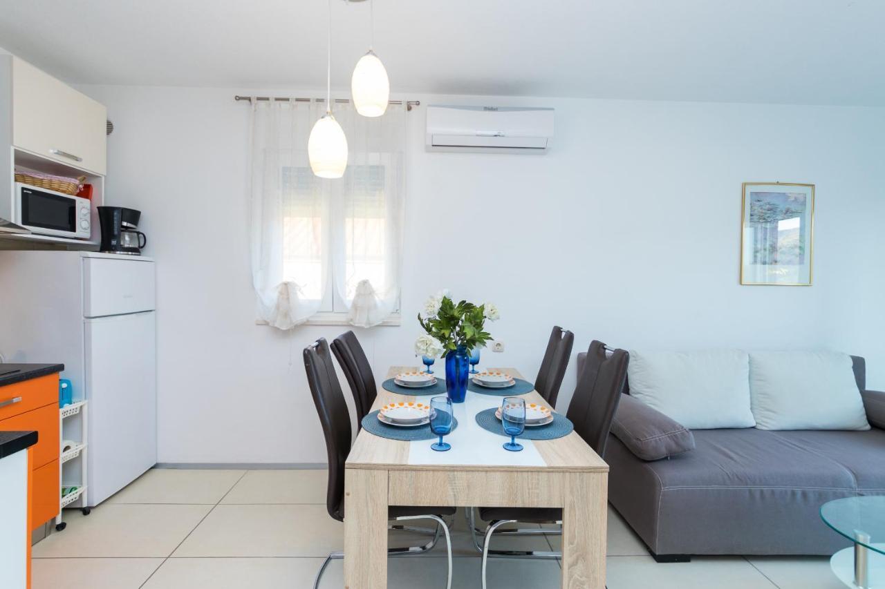 Apartments And Rooms With Parking Space Grebastica, Sibenik - 17831 Exterior foto