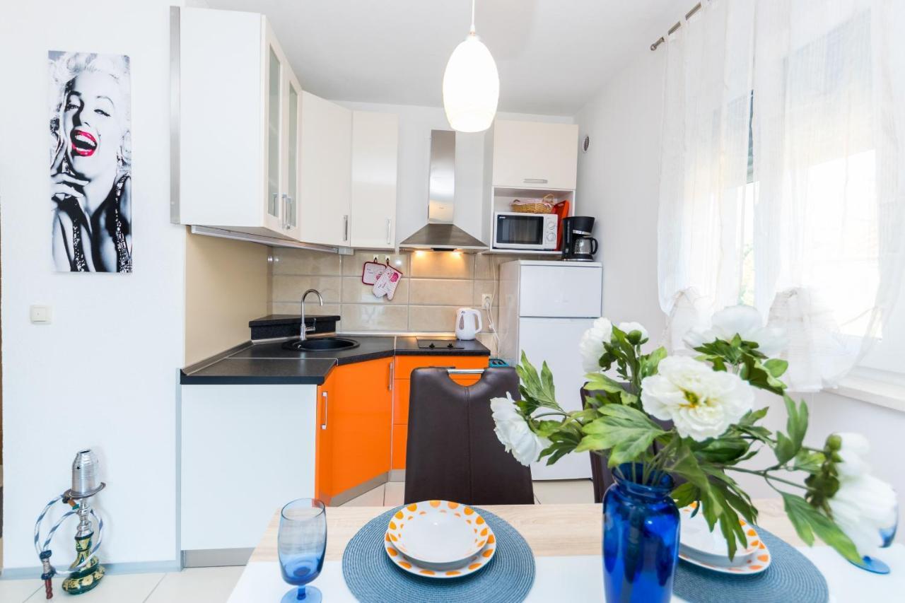 Apartments And Rooms With Parking Space Grebastica, Sibenik - 17831 Exterior foto
