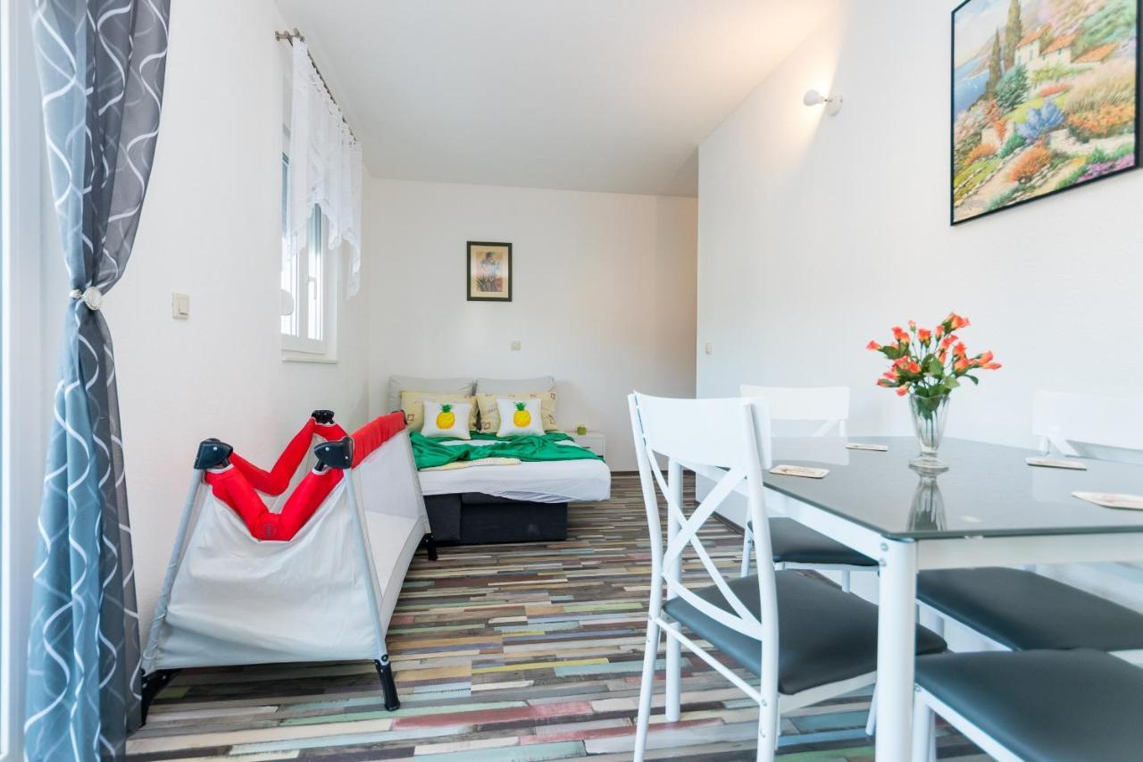 Apartments And Rooms With Parking Space Grebastica, Sibenik - 17831 Exterior foto